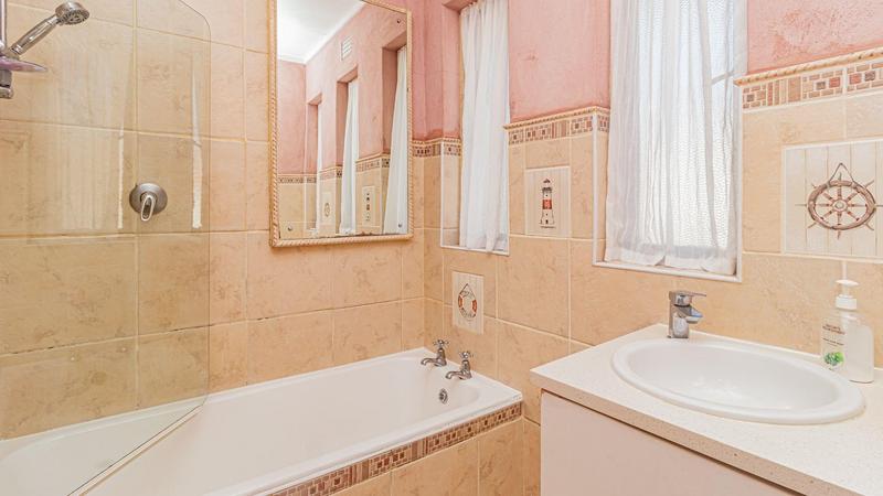 8 Bedroom Property for Sale in Fish Hoek Western Cape